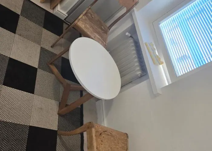Centric Cozy Entire In Kallio, Апартаменты Хельсинки